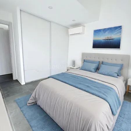 T2 Standing アパート *